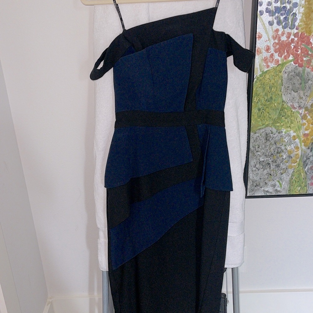 Black Halo size 4